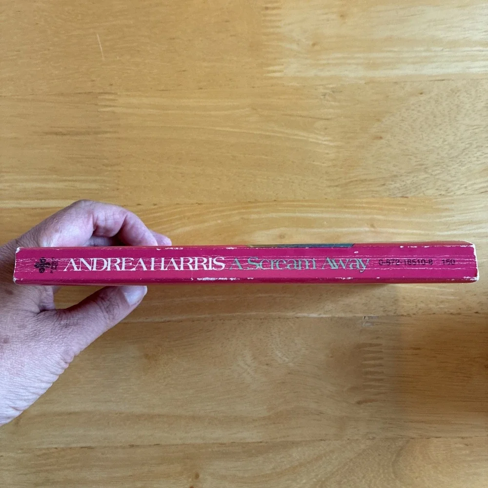 VTG 70s Romantic Suspense A Scream Away by Andrea Harris